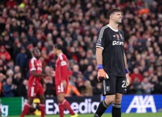 Emiliano Martinez sends defiant message after costly error in Liverpool defeat