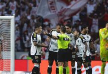 Everson brilha no Beira-Rio, e Galo arranca empate em partida marcada por polêmicas da arbitragem