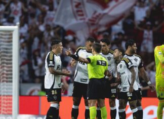 Everson brilha no Beira-Rio, e Galo arranca empate em partida marcada por polêmicas da arbitragem
