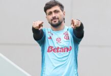 Renovação de Arrascaeta com Flamengo vai para a mesa de Bap e fica perto de ser oficializada, mas Filipe Luís segue em negociações