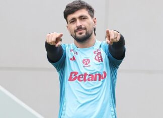 Renovação de Arrascaeta com Flamengo vai para a mesa de Bap e fica perto de ser oficializada, mas Filipe Luís segue em negociações