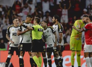 Árbitro cita Victor em súmula, e explica expulsões de Vitor Hugo e Sampaoli; confira