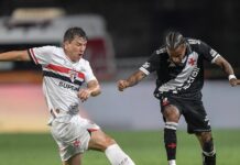 Após lesão de Jair, Tchê Tchê e Hugo Moura vêm se revezando na disputa por uma vaga no time titular do Vasco