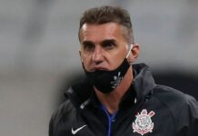 Quantos treinadores Corinthians teve após demitir Mancini e como técnico do Bragantino se saiu nos reencontros com ex-clube