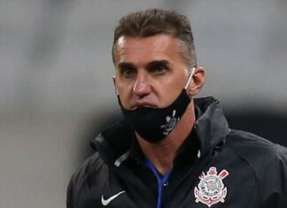 Quantos treinadores Corinthians teve após demitir Mancini e como técnico do Bragantino se saiu nos reencontros com ex-clube