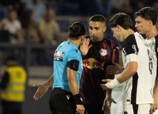 Bragantino vence o Corinthians com expulsão polêmica, pênalti ‘bem marcado’ e gol nos acréscimos