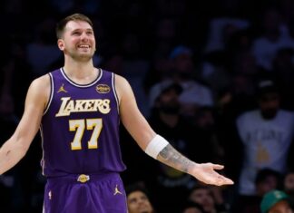 Lakers superam Spurs em jogo marcado por faltas e final arrepiante