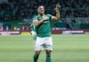 Vitor Roque brilha, Palmeiras vence clássico, se isola na liderança e mantém Santos na zona de rebaixamento do Brasileirão