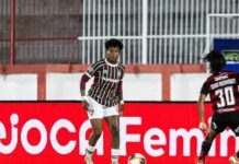 “Isso aí é desculpa”, dispara lateral do Fluminense sobre reclamações de jogadoras do Flamengo