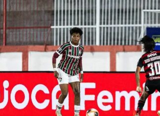 “Isso aí é desculpa”, dispara lateral do Fluminense sobre reclamações de jogadoras do Flamengo