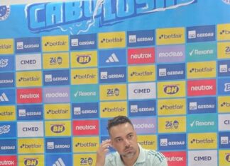 Jonas Urias explica escolha por torcida única e avalia gramado: “O futebol agradece”