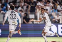 Com gol de Rollheiser e Vila Belmiro em festa, Santos FC vence clássico com Palmeiras – Santos Futebol Clube