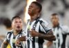 Sensação panamenha brilha, Botafogo vira sobre o Sport e entra no G-5 do Brasileirão