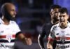 Diretor do São Paulo diz que futuro de Oscar está em aberto e revela desabafo de Lucas após lesão no joelho
