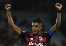 Não queria ser centroavante? Bruno Henrique retoma caminho dos gols no Flamengo e atinge feito que não acontecia desde 2021