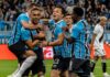 Dupla decide, Grêmio vence o Vasco e se afasta da zona de rebaixamento do Brasileirão