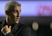 OPINIÃO: Crespo precisou de só 3 palavras para definir decadência do São Paulo (e elas servem para Corinthians e Santos)