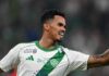 Com um a menos, Al-Ahli bate Al-Qadsiah e entra no G-4 da Liga Saudita – Portal