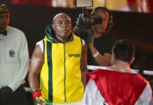 Rival de Anderson Silva sofre lesão, e Spider enfrenta ex-campeão do UFC no boxe
