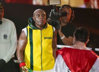 Rival de Anderson Silva sofre lesão, e Spider enfrenta ex-campeão do UFC no boxe