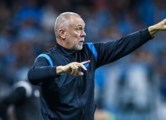 Mauricio Saraiva sai em defesa de estratégia de Mano no Grêmio: “faria o mesmo”
