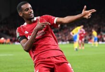 Reforço mais caro da história da Premier League compra cachorro de R$ 214 mil para se defender após sofrer ameaças de morte