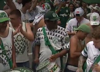 Torcida do Palmeiras faz festa antes de viagem de time para jogo decisivo no Brasileirão e final da Libertadores