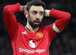 Everton vence o United mesmo após ter jogador expulso por tapa no próprio companheiro