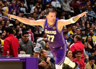 Doncic dá show no primeiro tempo, Lakers vencem os Clippers e se classificam na NBA Cup