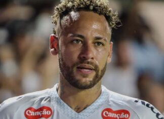 Neymar pede e vai reforçar Santos na reta final do Brasileiro mesmo com lesão; entenda cirurgia que será feita