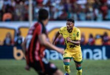 Artilheiro do Mirassol, Reinaldo é dúvida para o jogo contra o Vasco