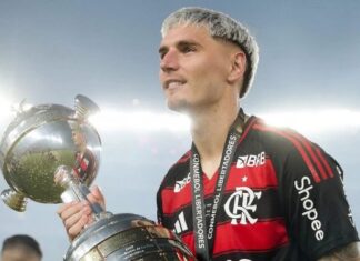 Varela brilha na final da Libertadores e impulsiona Flamengo à vitória sobre o Palmeiras