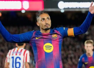 Raphinha faz belo gol, Barcelona vira sobre o Atlético de Madrid e segue líder de LALIGA