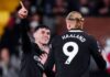 Haaland faz história, City bate o Fulham em jogaço de 9 gols e cola na liderança da Premier League
