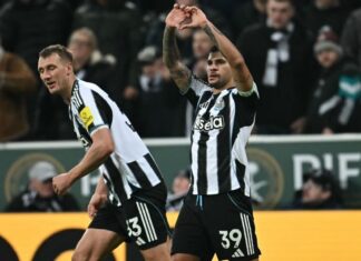 Bruno Guimarães marca, mas Newcastle sofre gol de bicicleta nos acréscimos e empata com Tottenham