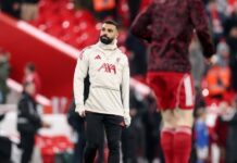 ‘Salah tem cérebro de inseto’, dispara lenda do futebol europeu após crise no Liverpool