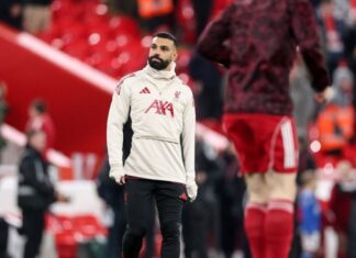 ‘Salah tem cérebro de inseto’, dispara lenda do futebol europeu após crise no Liverpool