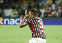 Thiago Silva vai deixar o Fluminense? Zagueiro dá adeus no vestiário, mas elenco despista: ‘Deixou em aberto’