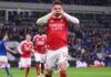 Arsenal faz dever de casa, vence Everton e retoma liderança da Premier League