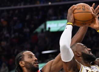 Doncic se machuca, LeBron faz 36 pontos, mas Clippers vencem os Lakers e deixam a lanterna da Conferência Oeste