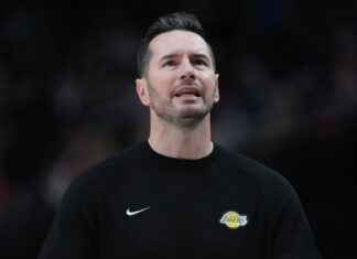 Técnico dos Lakers detona time e promete reunião ‘desconfortável’ com LeBron, Doncic e cia.