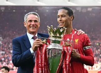 Virgil van Dijk requested Liverpool legend handed him Premier League trophy