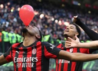 Il Milan vola in testa: Nkunku decisivo, Verona spazzato via con tre gol