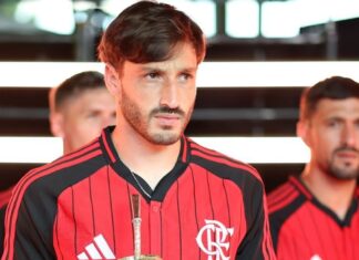 Sem espaço no Flamengo, Viña dá preferência ao River Plate em negociação de saída; veja os bastidores