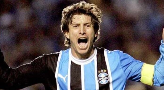 Ex-meia do Grêmio é anunciado em time sem divisão