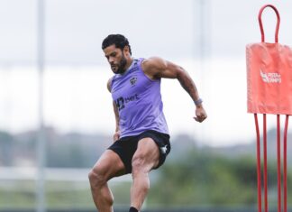 Hulk desabafa, fala em “falta de projeto esportivo”, mas diz que irá cumprir contrato