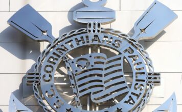SAFIEL promete tirar Corinthians do transfer ban e quitar dívida da arena caso Stabile assine memorando