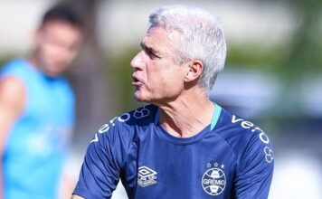 Arthur exalta Luís Castro após vitória contra o Avenida: “Absorvermos as novas ideias”