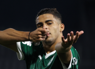 Quem é a joia da base do Palmeiras que pode ser ‘sombra’ de Piquerez após lesão de Jefté e fazer estreia no time principal