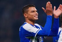 Thiago Silva encanta jornais após estreia no Porto: ‘Novato quarentão’ e ‘joga sem sujar roupa’